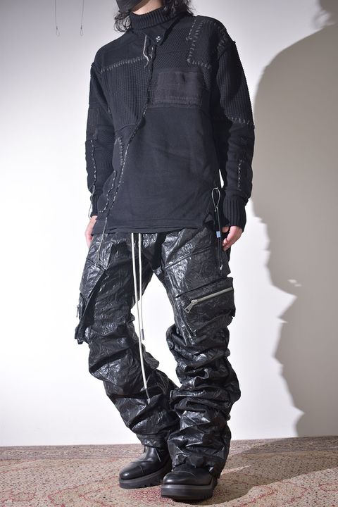 ニット × レザーの質感