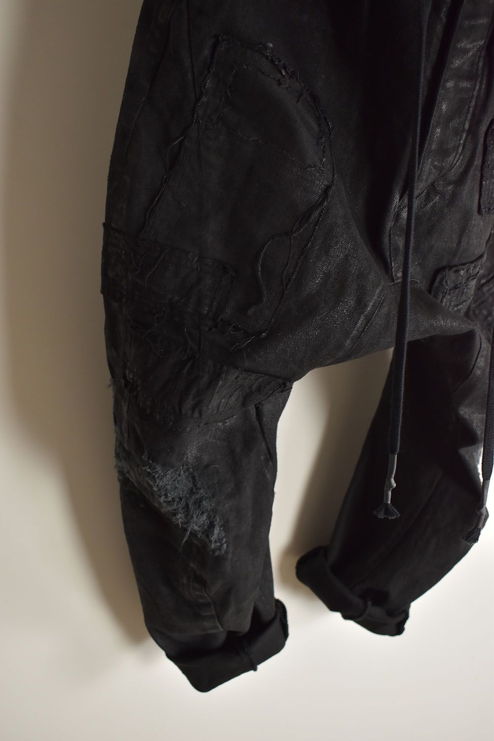 Product Coating Stretch Denim Damage Repair Cropped Pants “Black / 製品コーティングストレッチデニムダメージリペアクロップドパンツ"ブラック"