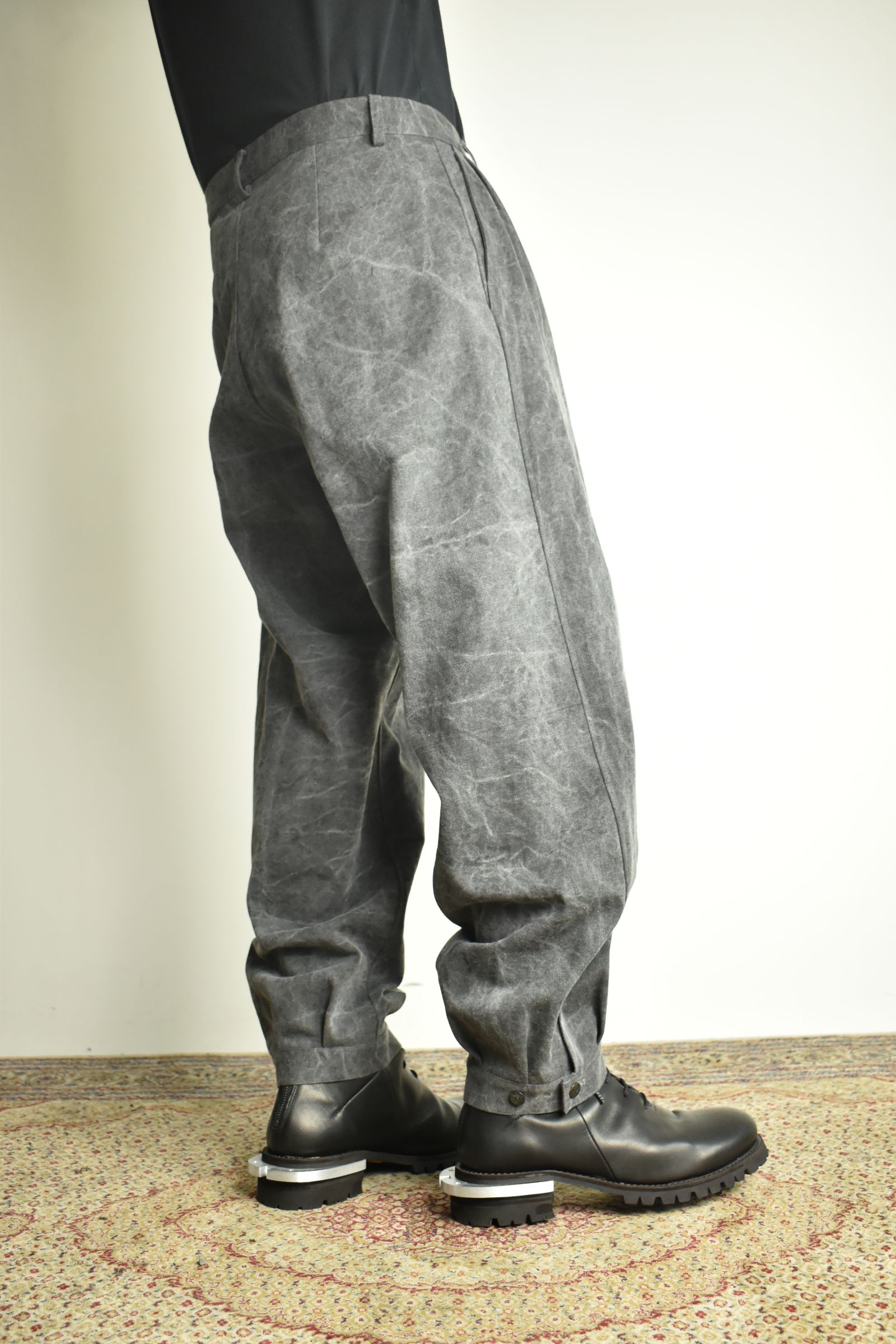 Tucked Hem Pants with Button Closure"Charcoal" /  タックヘムパンツ "チャコール"