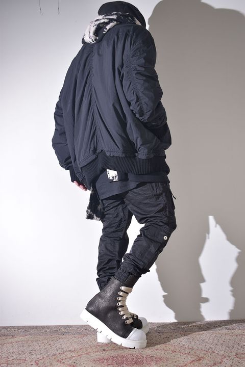 ボンバージャケット×ナイロンカーゴ