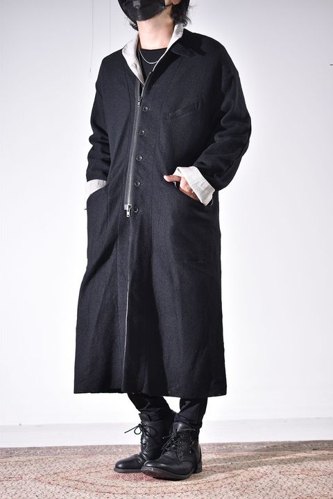配色と着丈感が雰囲気のあるThe Viridi-anneのコート
