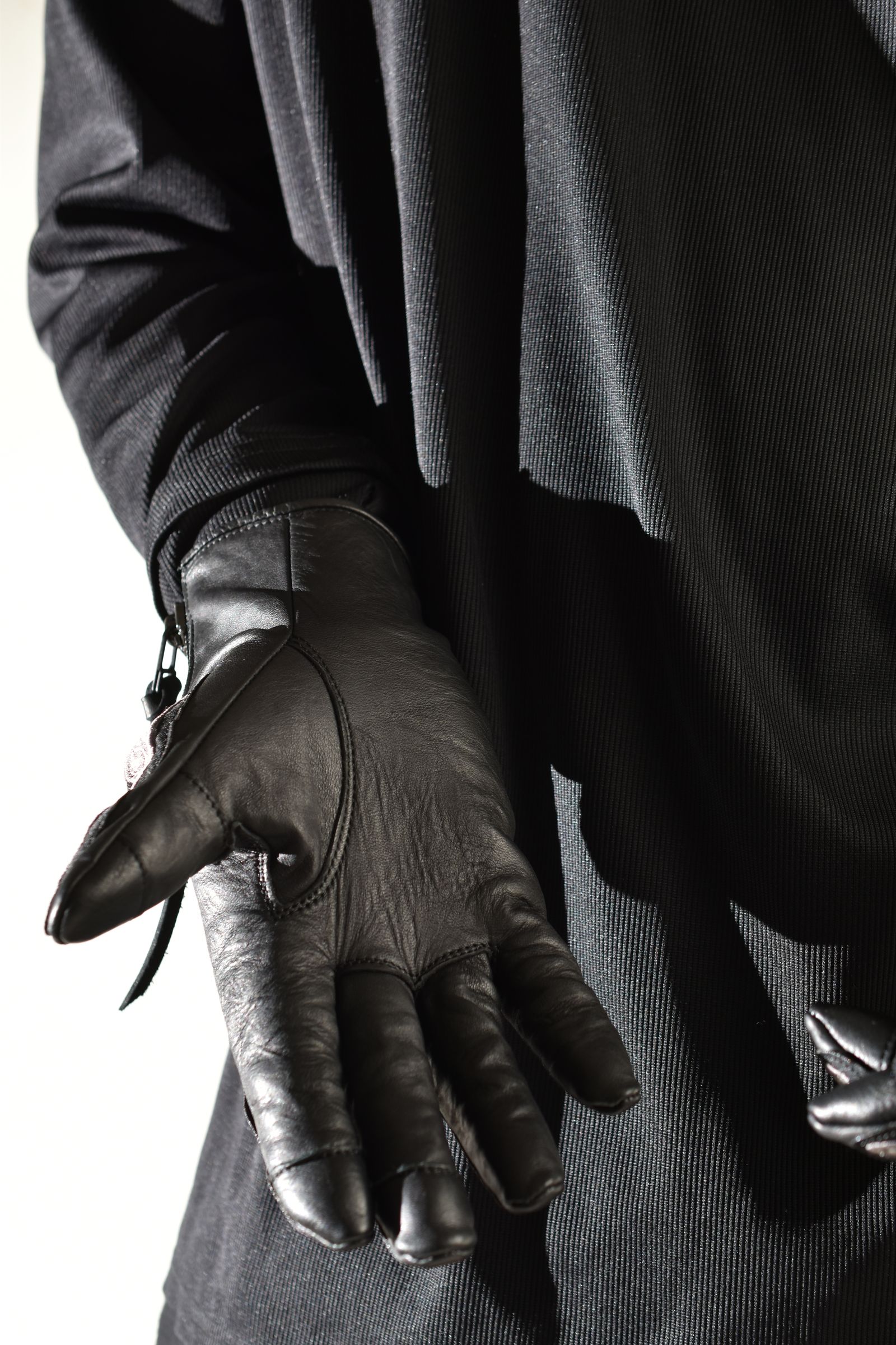 Horse Leather Embroidered Bone Gloves"Black" / ホースレザー刺繍ボーングローブ"ブラック"
