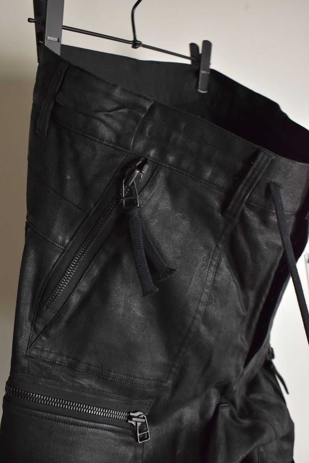 Product-Coated Jersey-Like Denim Cargo Jog Pants"Black" / 製品コーティングジャージーライクデニムカーゴジョグパンツ"ブラック"