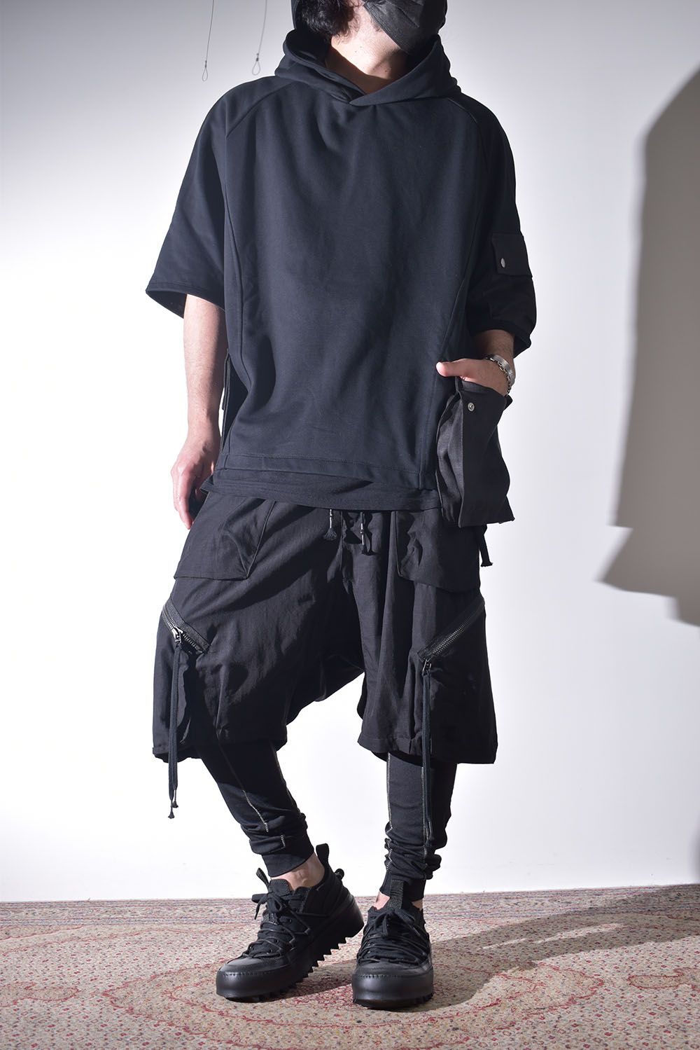 Hoodieも残り1点となっております。