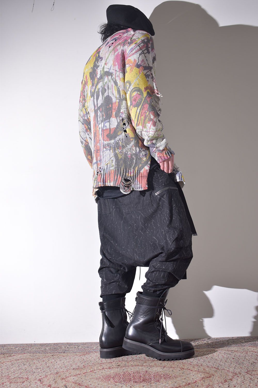 カラフルなプリントで楽しむ春ニット