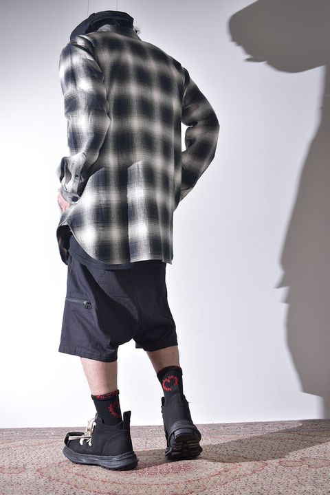 チェックシャツ×ショーツ
