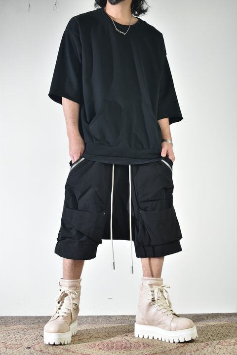 ドライタッチなスウェットで初夏意識