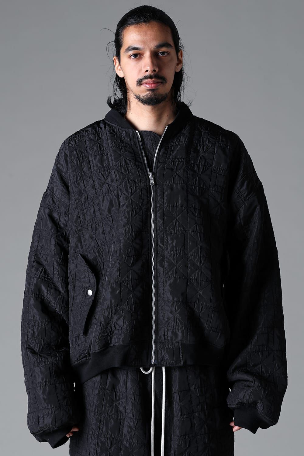 《2025AW先行予約》Geometry Jumbo Hooded MA-1 Blouson"Black" / ジオメトリージャンボフーデッドMA-1ブルゾン"ブラック"