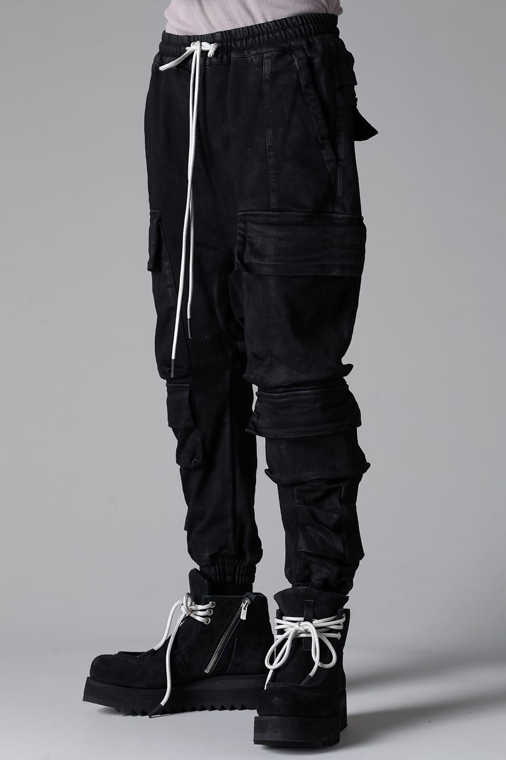 《2025AW先行予約》Coated Bonding Sarouel Cargo Jogger Denim"Black" / コーティングボンディングサルエルカーゴジョガーデニム"ブラック"