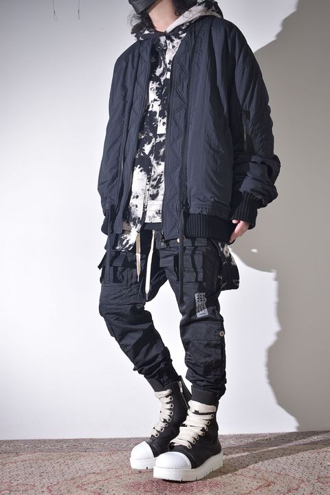 ボンバージャケット×ナイロンカーゴ