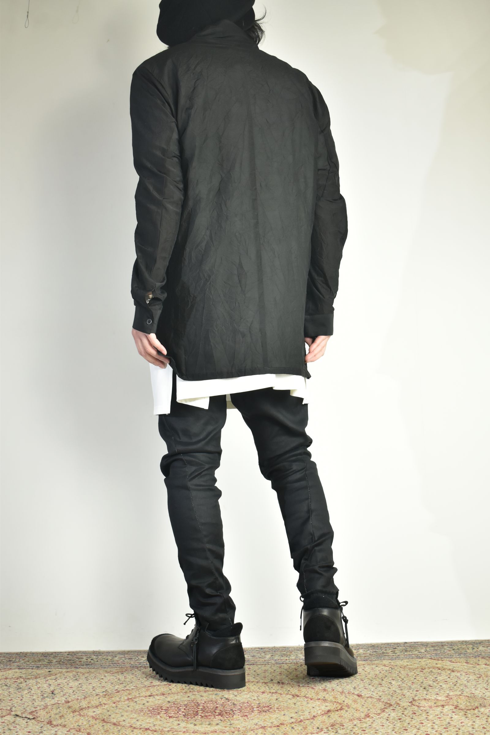 ソリッドでも快適な生地感