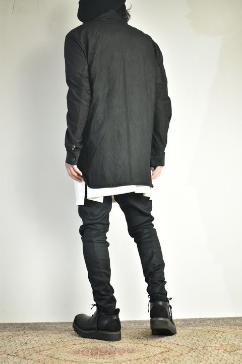 ソリッドでも快適な生地感