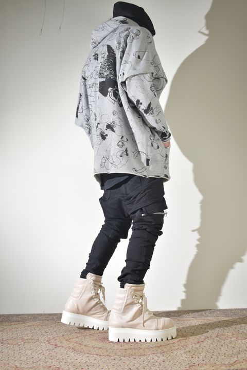 春夏らしいカジュアルミックス