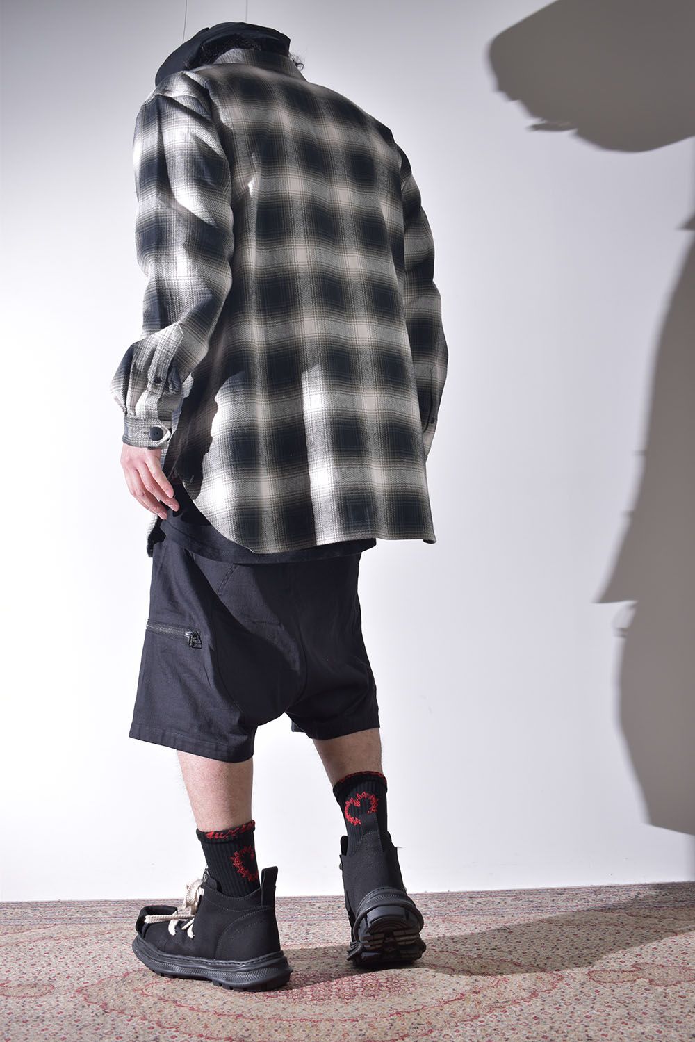 チェックシャツ×ショーツ