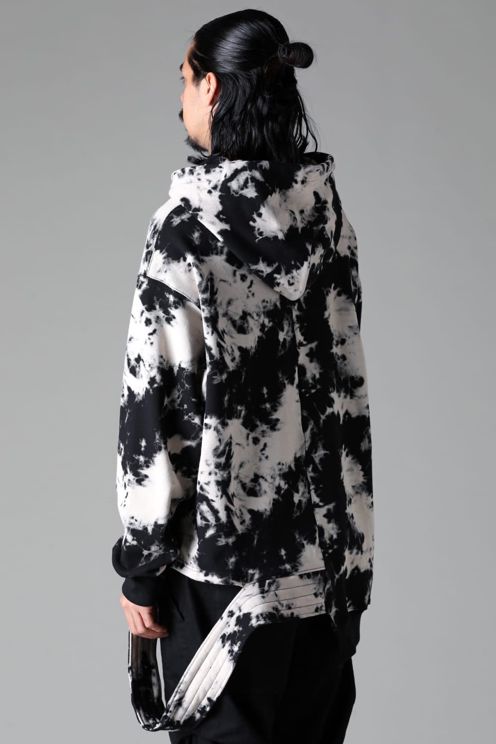 《2025AW先行予約》Discharge Pinting Asymmetry Hooded Top"Black×Ivory" /ディスチャージプリントアシンメトリーフーデッドトップ"ブラック×アイボリー"