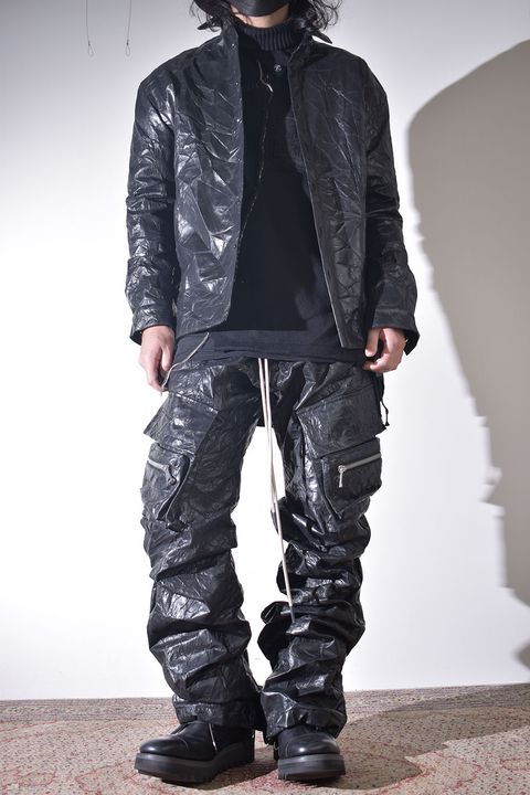 ニット × レザーの質感