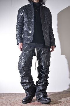 ニット × レザーの質感