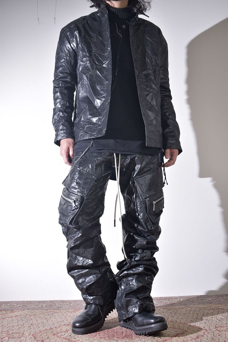 ニット × レザーの質感