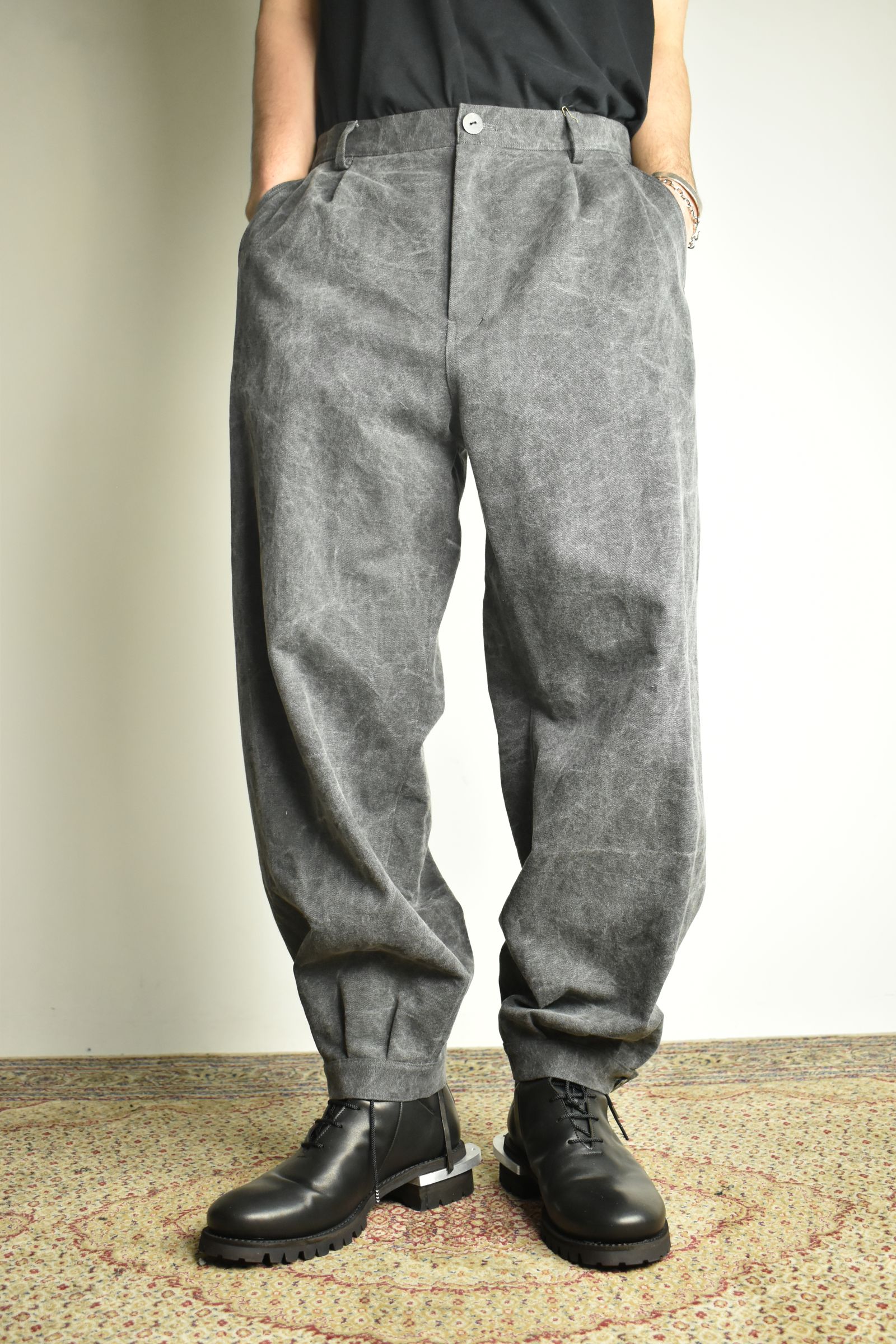 Tucked Hem Pants with Button Closure"Charcoal" /  タックヘムパンツ "チャコール"