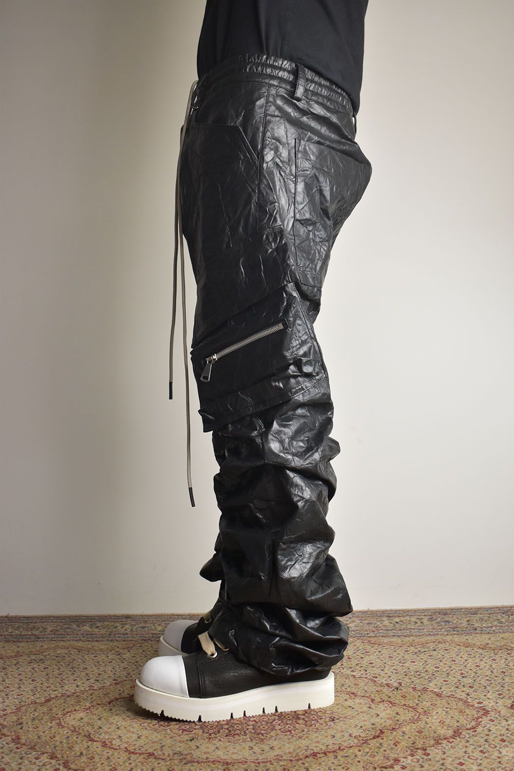 Washer Synthetic Leather Boots Cut Tuck Cargo Pants"Black " / ワッシャーシンセティックレザーブーツカットタックカーゴパンツ"ブラック"