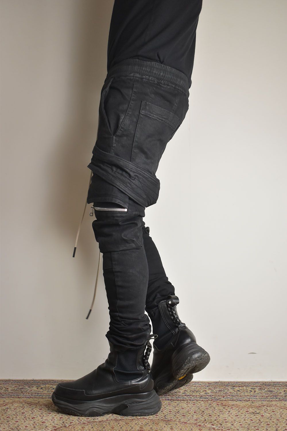 《2025AW先行予約》Denim Coating Cargo Sarouel Skinny"Black" / デニムコーティングカーゴサルエルスキニー"ブラック"