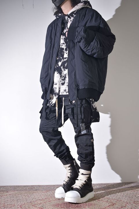 ボンバージャケット×ナイロンカーゴ