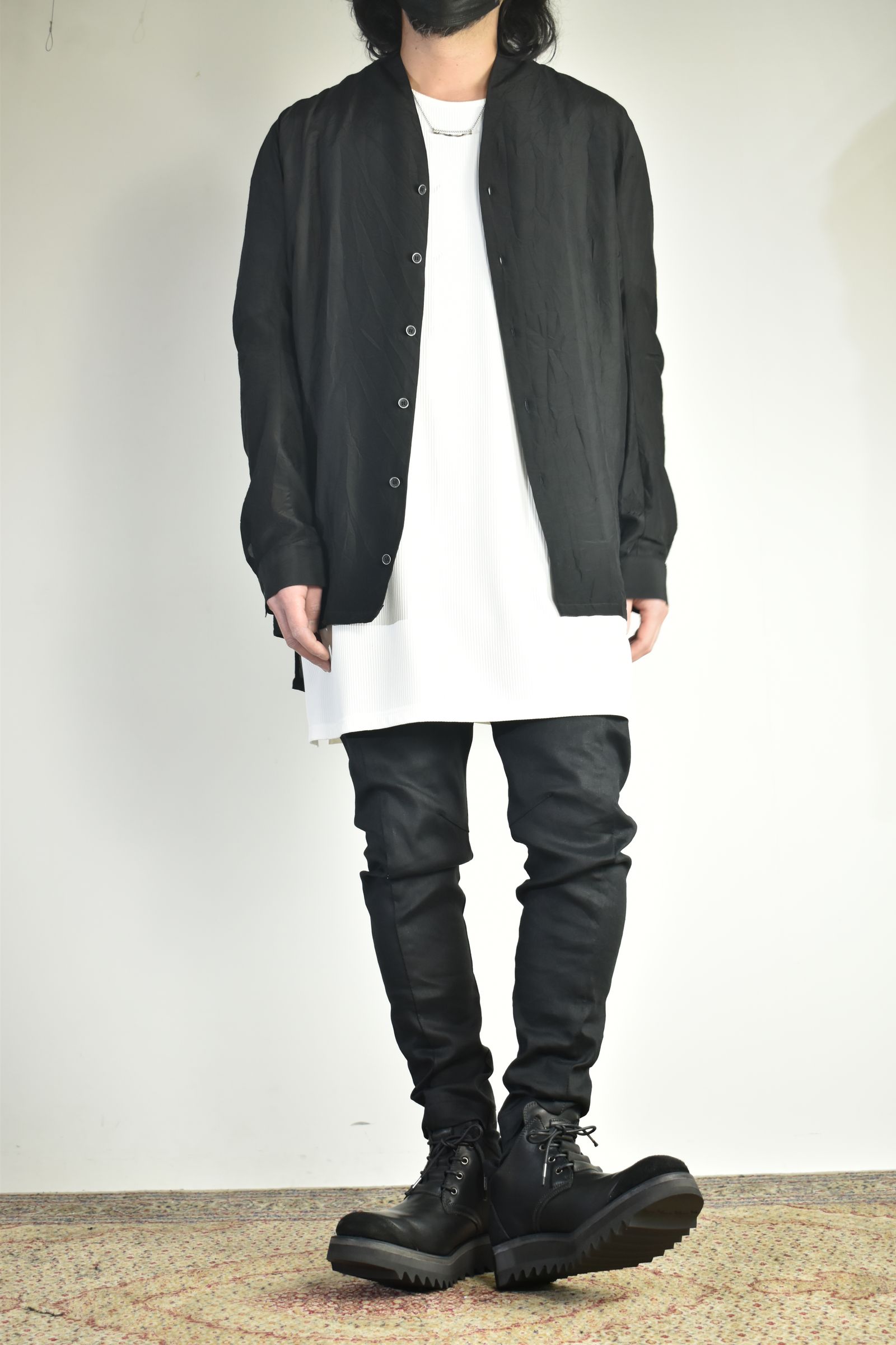 ソリッドでも快適な生地感