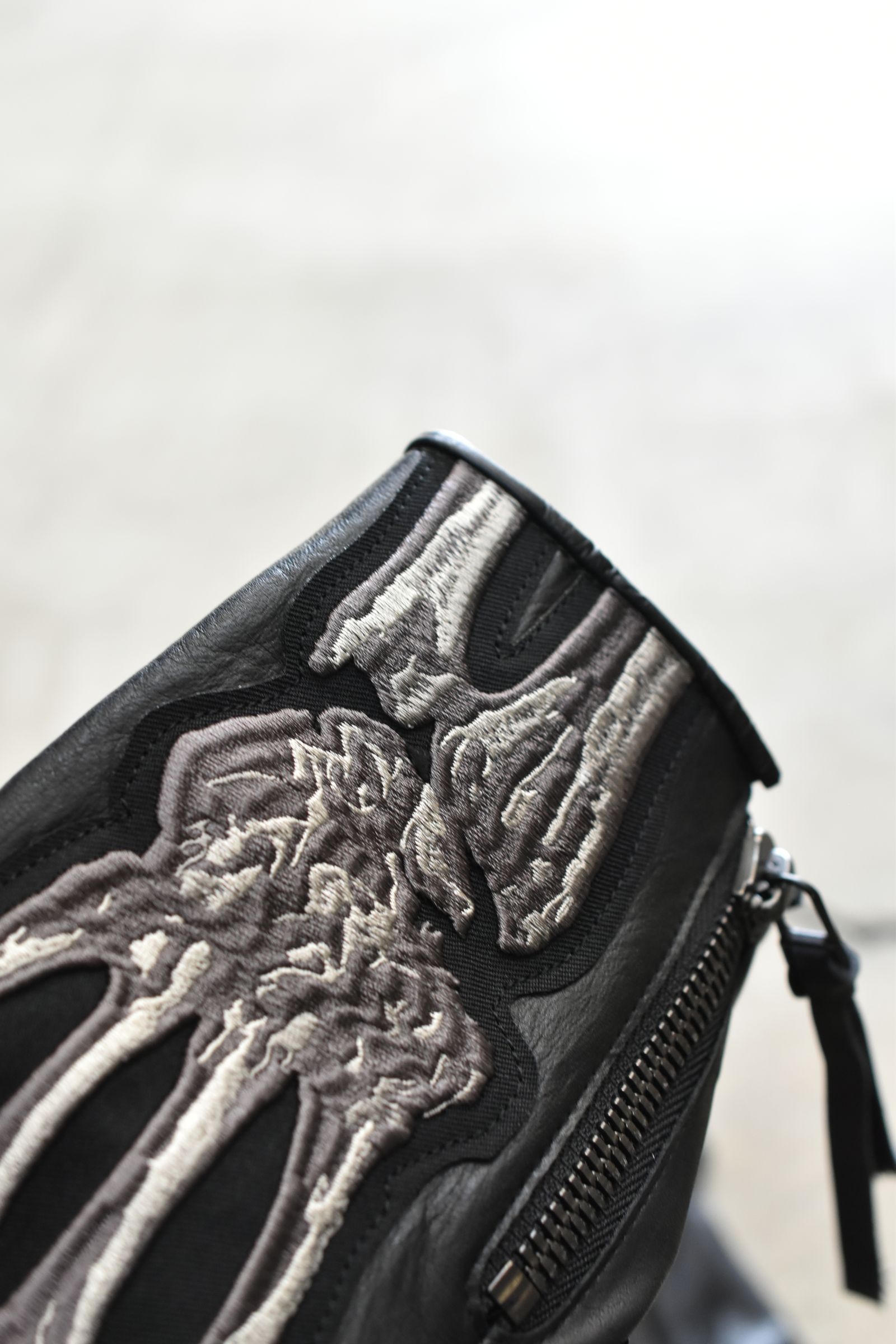 Horse Leather Embroidered Bone Gloves"Black" / ホースレザー刺繍ボーングローブ"ブラック"