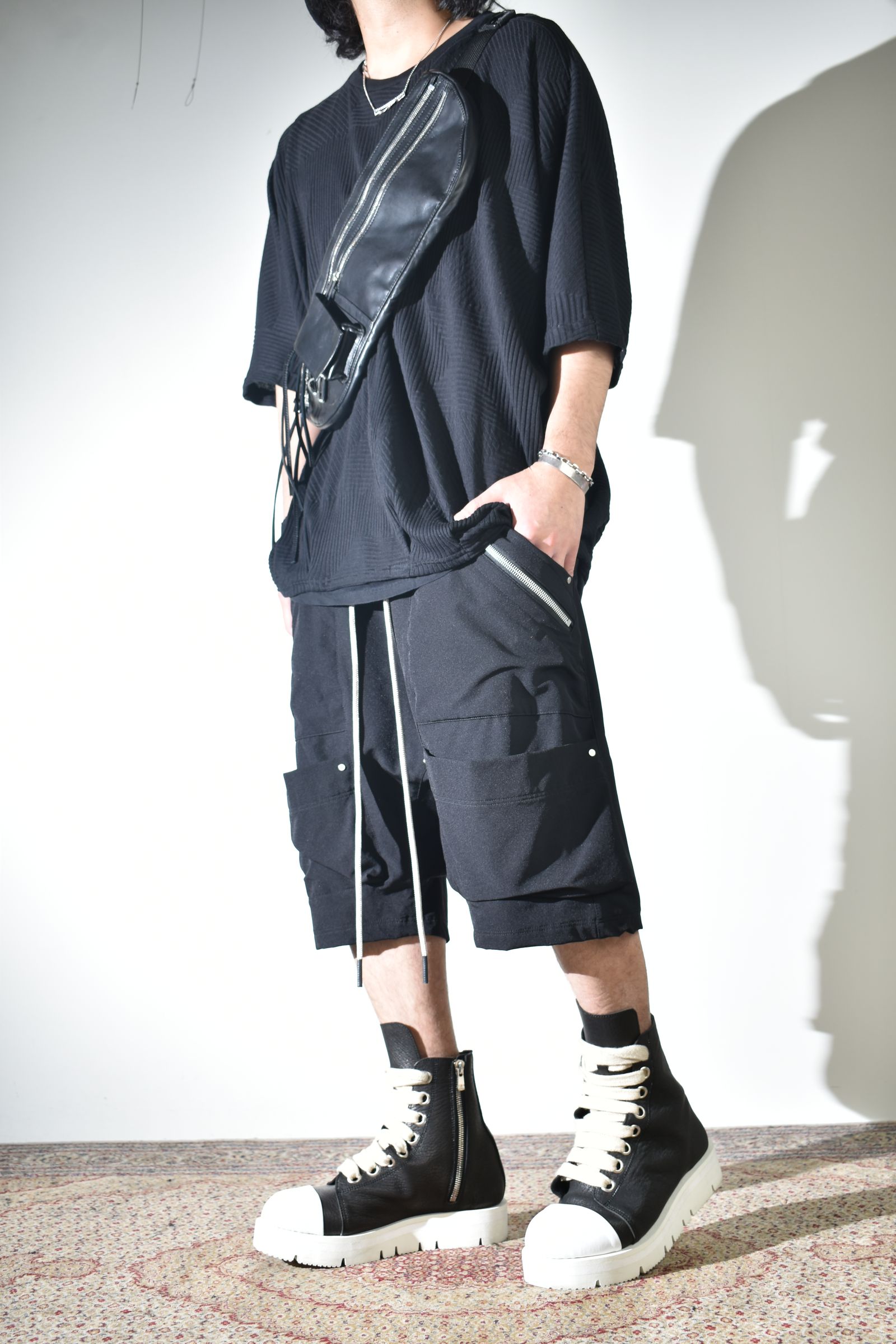 定番のドルマンスリーブシルエット