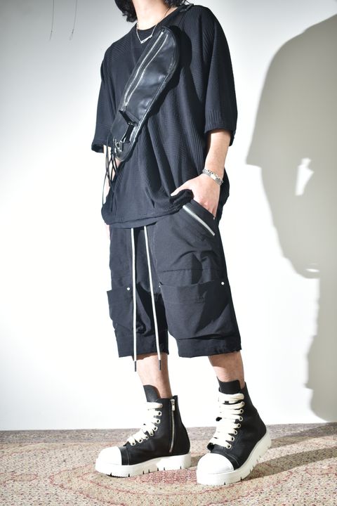 定番のドルマンスリーブシルエット