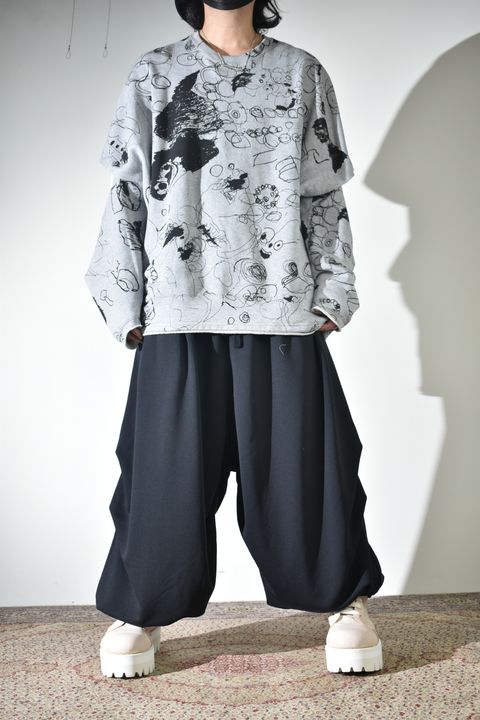 ラフなスウェットにベスト