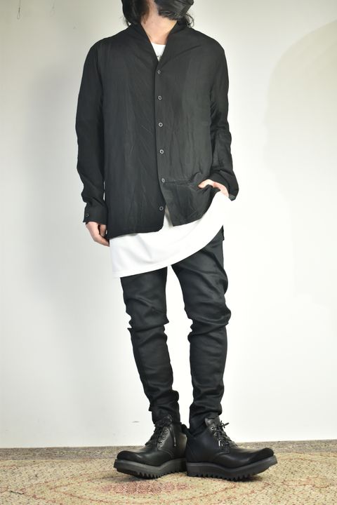 ソリッドでも快適な生地感