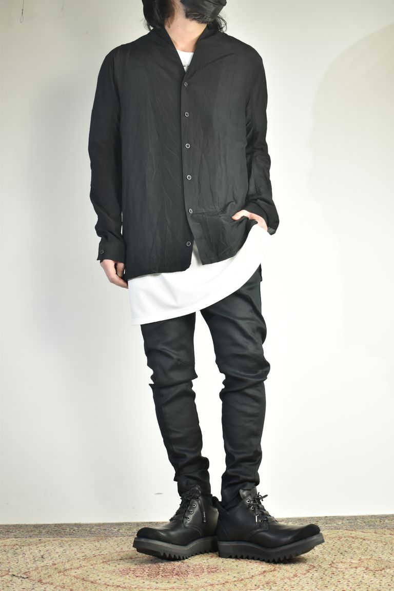 ソリッドでも快適な生地感