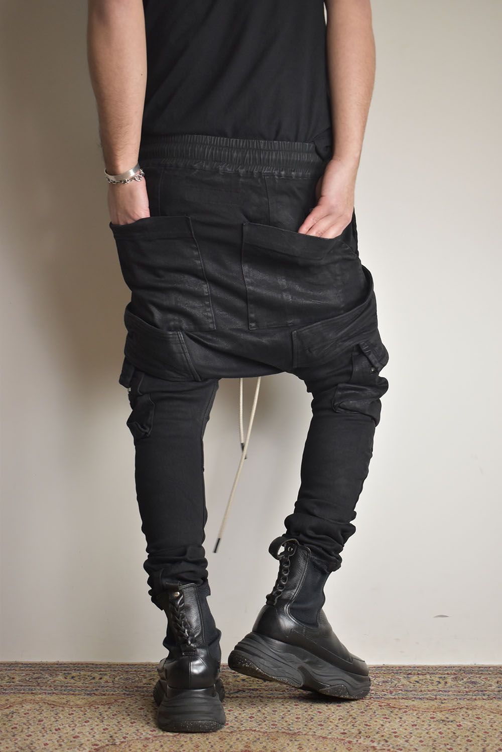 《2025AW先行予約》Denim Coating Cargo Sarouel Skinny"Black" / デニムコーティングカーゴサルエルスキニー"ブラック"