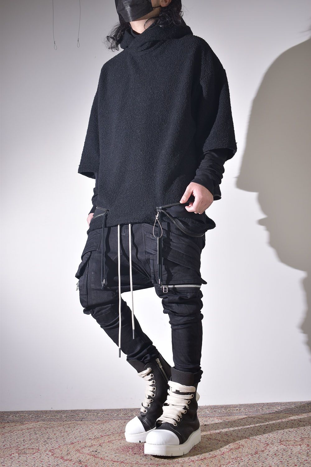 ニットフーディで保温性を確保