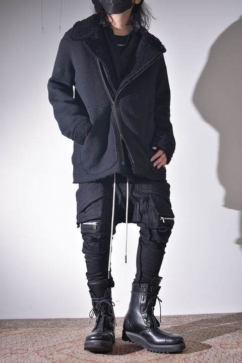 ライトな着心地で暖かく