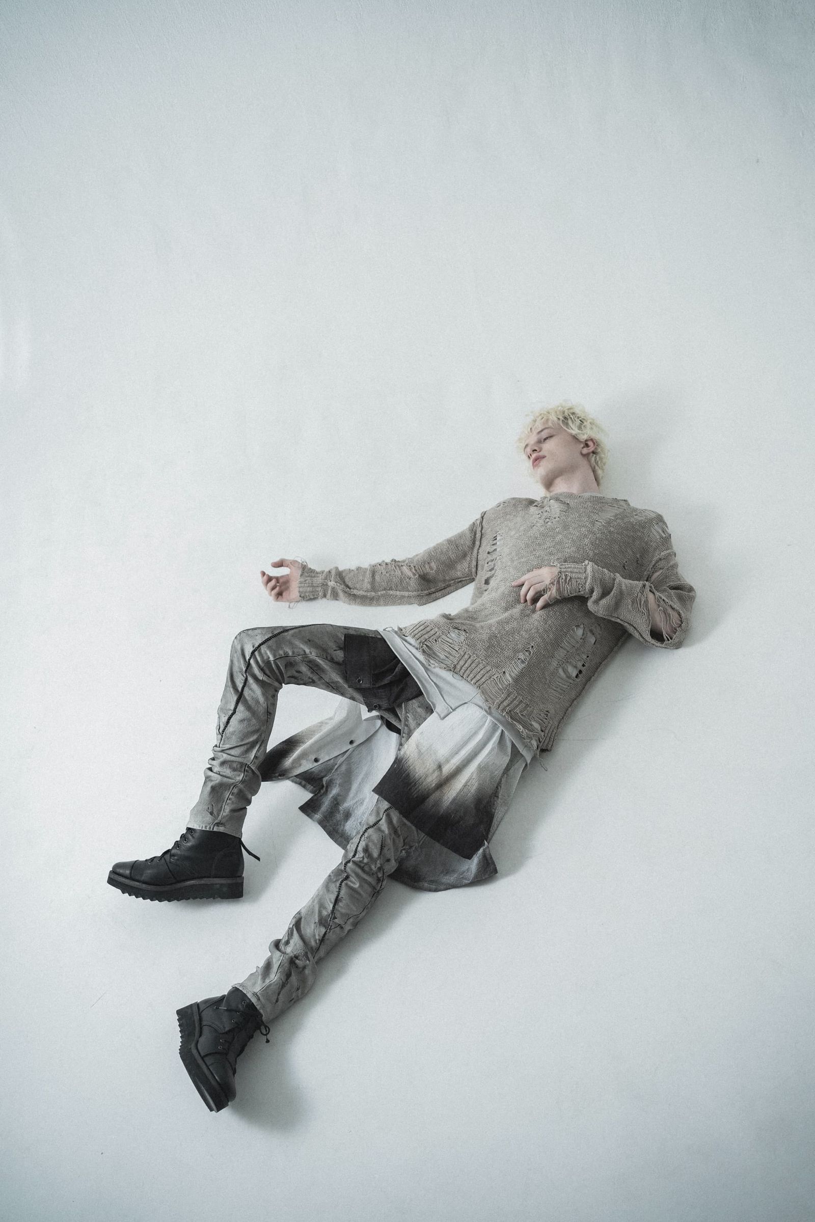 《2027SS先行予約分》Dirty Finish Overlock Twist Curve Pants"Dusty White" / ダーティ加工オーバーロックツイストカーブパンツ "ダスティホワイト"