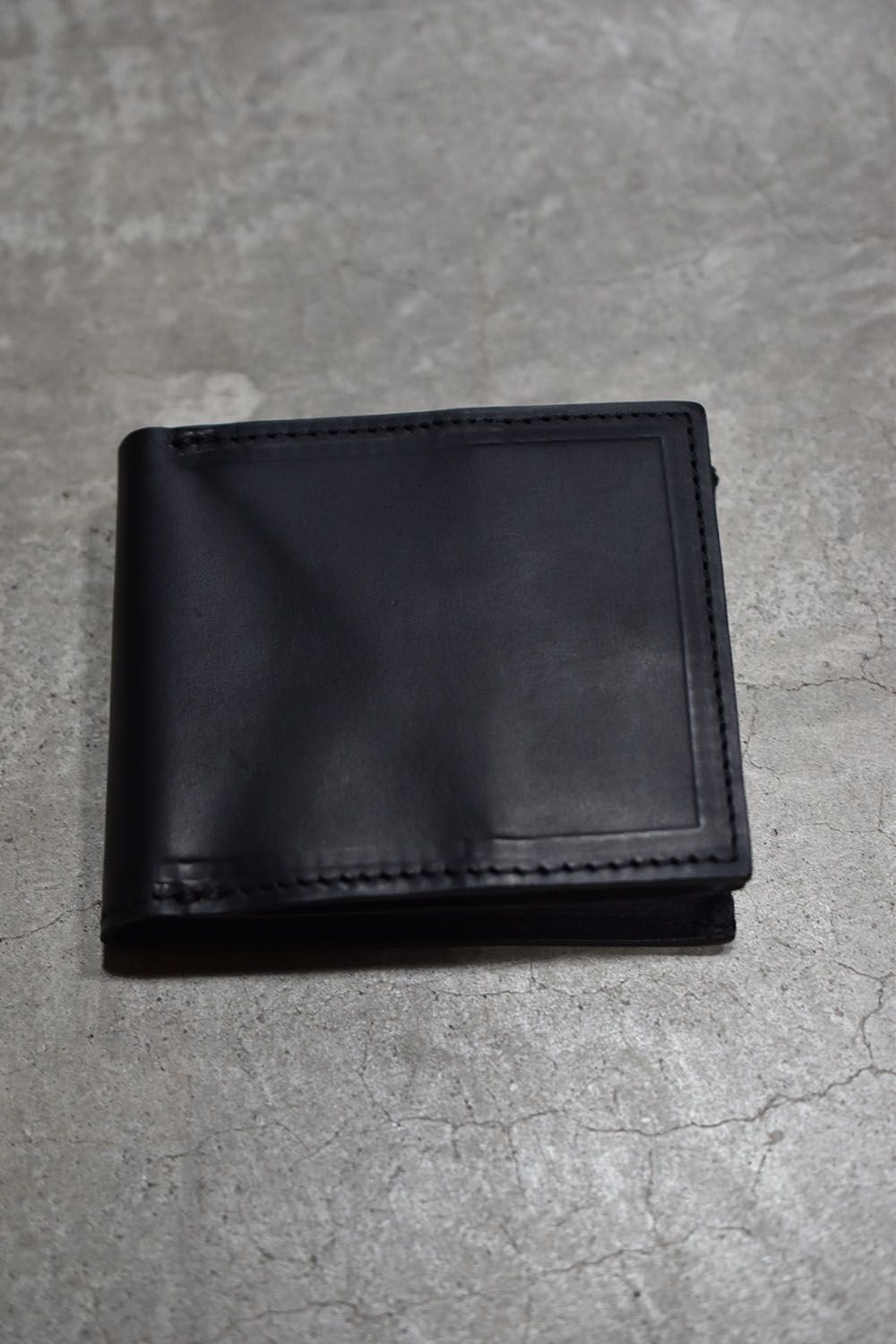 ISAMU KATAYAMA BACKLASH - GUIDI オイルカーフ二つ折り財布