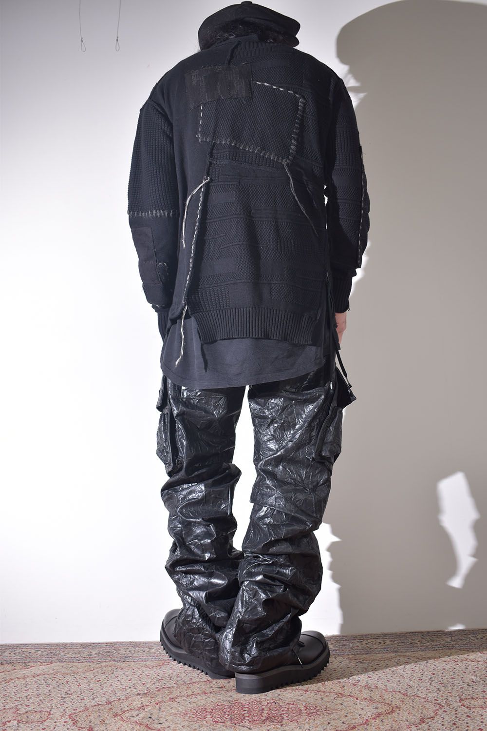 ニット × レザーの質感