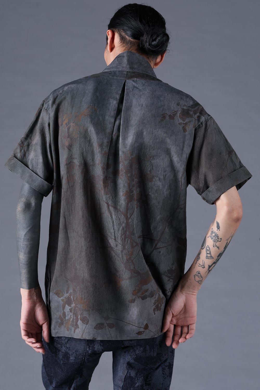 《2027SS先行予約分》Inkjet-Printed Shawl-Collar S/S Shirt "Charcoal" / インクジェットプリントショールカラーショートスリーブシャツ"チャコール"