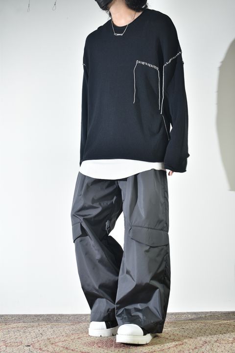 新鮮な履き心地のトラウザーで