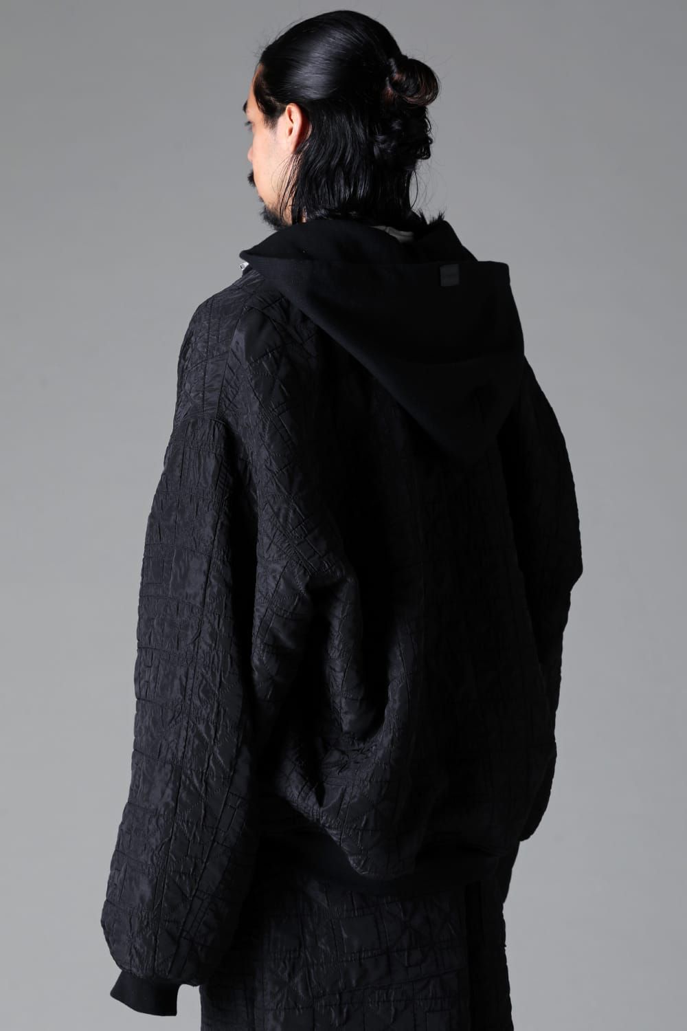 《2025AW先行予約》Geometry Jumbo Hooded MA-1 Blouson"Black" / ジオメトリージャンボフーデッドMA-1ブルゾン"ブラック"