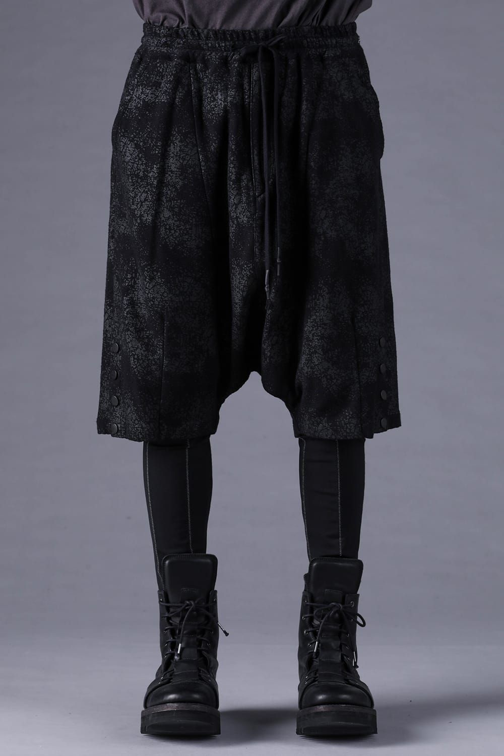 《2027SS先行予約分》Crack-Coated Jersey Sarrouel Shorts"Black" / クラックコーティングジャージーサルエルショートパンツ"ブラック"