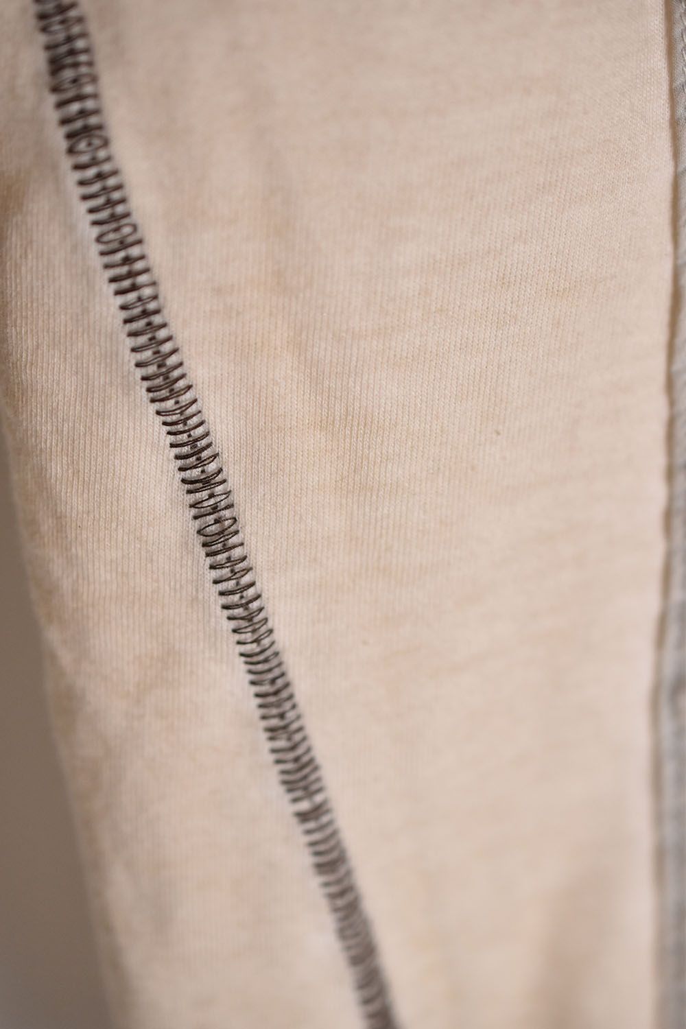 Soft Cotton Jersey Cold Dye Belt Adjustable Tee"Dusty WhiteソフトコットンジャージーコールドダイベルトアジャスタブルTシャツ"ダスティホワイト
