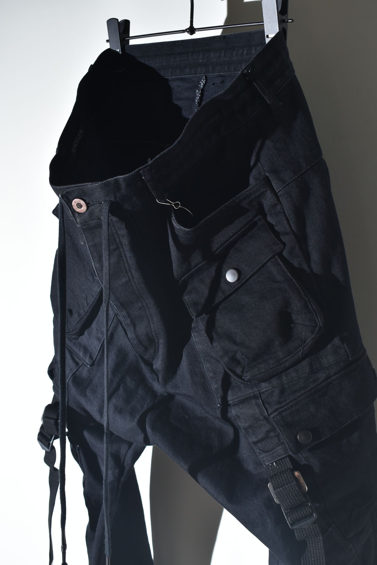 Stretch Denim Belt-Adjustable Cargo Jogger Pants"Black" / ストレッチデニムベルトアジャストカーゴジョグパンツ"ブラック"
