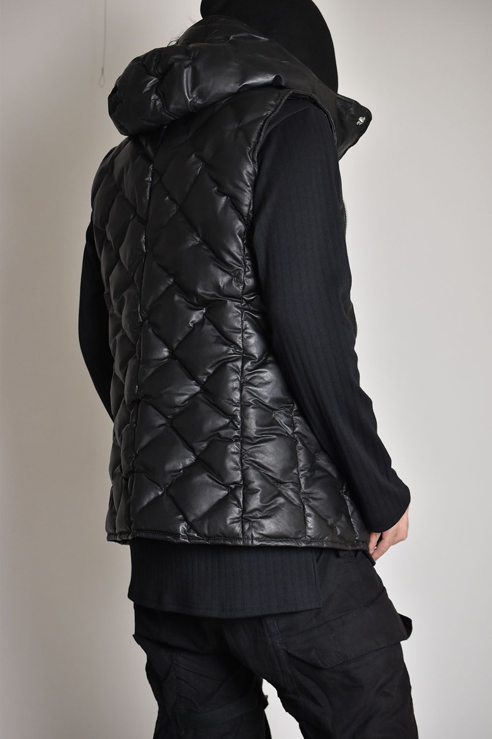 Kangaroo Polish White Goose Down Vest【SEMI-LONG】"Black"/カンガルーポリッシュホワイトグースセミロングダウンベスト"ブラック"