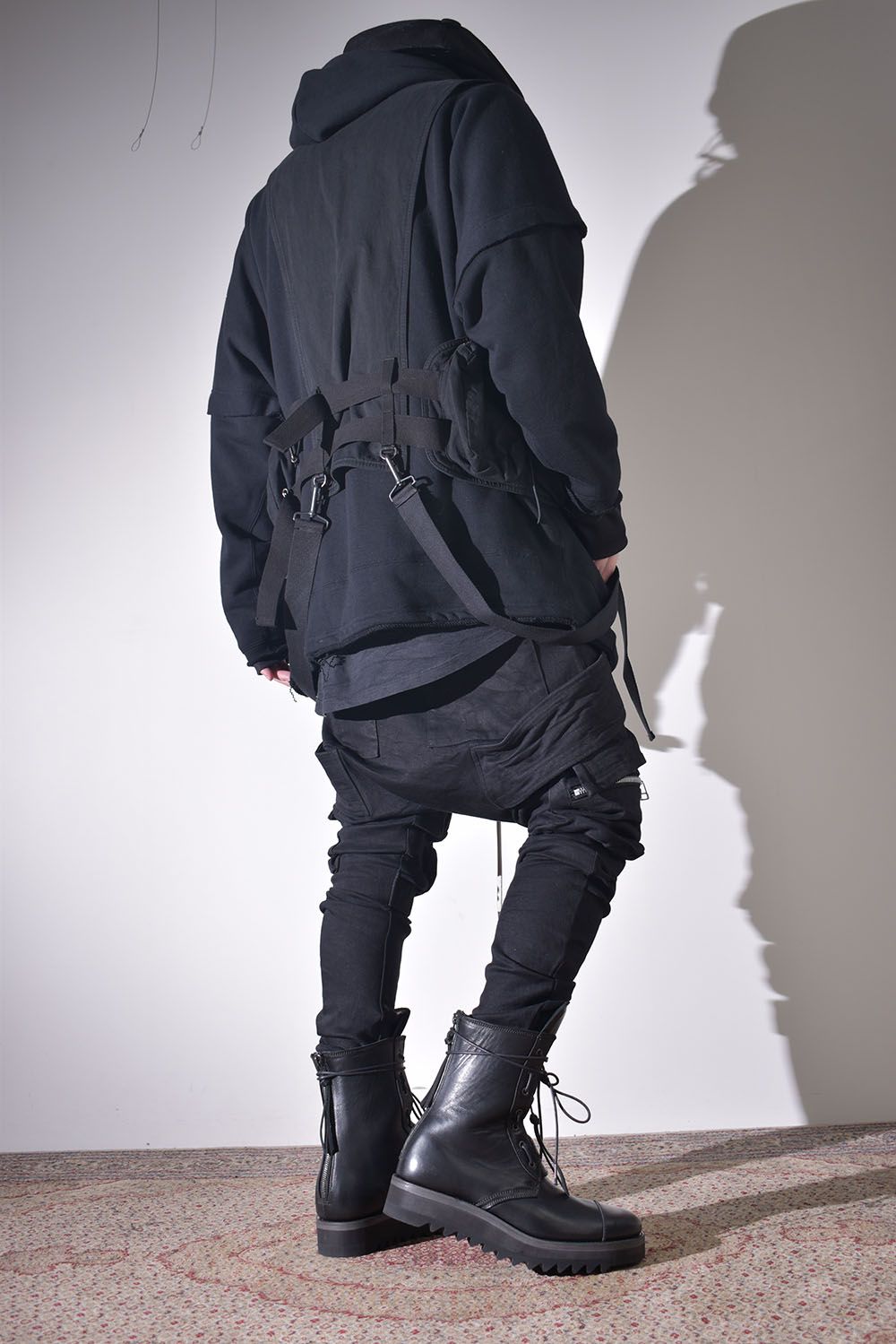 ドルマンスリーブにも重ねられるベスト