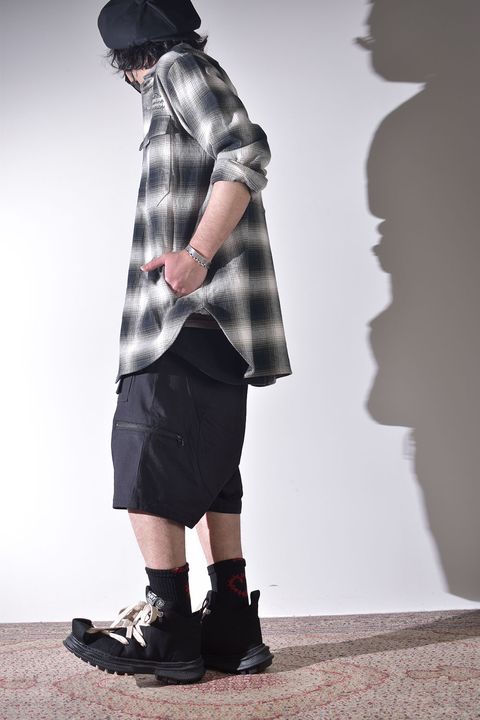 チェックシャツ×ショーツ