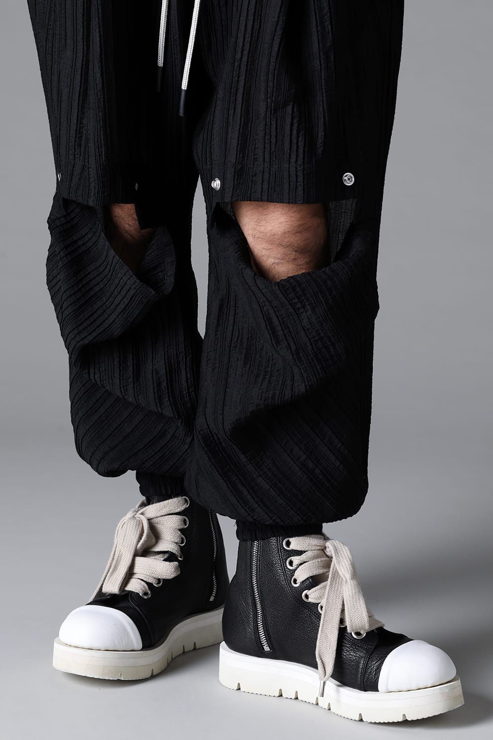 《2026SS先行予約》Front Tuck wide Jogger Pants"Black / Sand" /フロントタックワイドジョガーパンツ"ブラック/サンド"