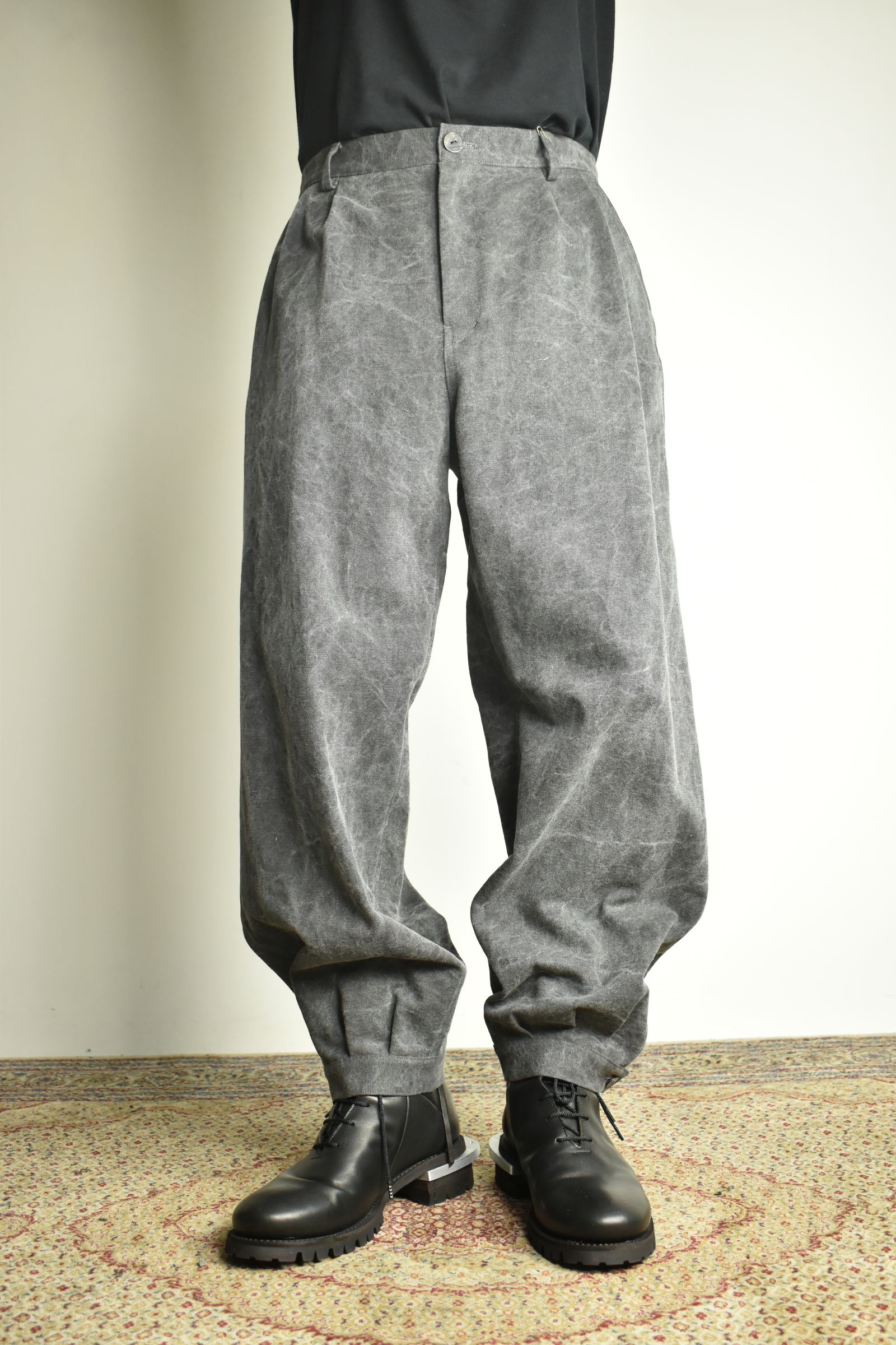 Tucked Hem Pants with Button Closure"Charcoal" /  タックヘムパンツ "チャコール"